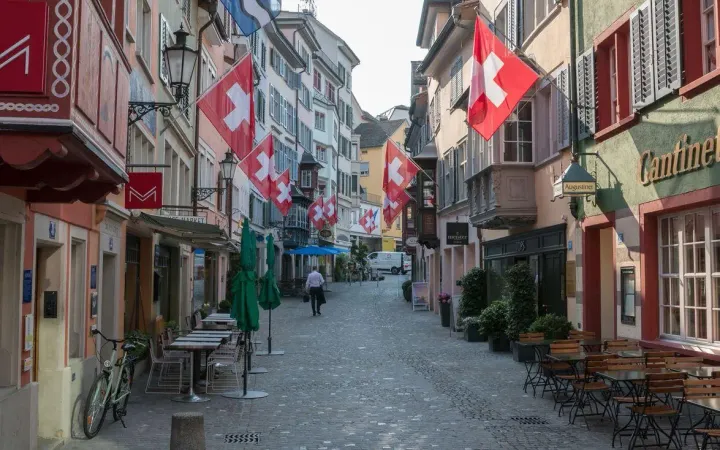 por que suiza es uno de los paises mas ricos del mundo